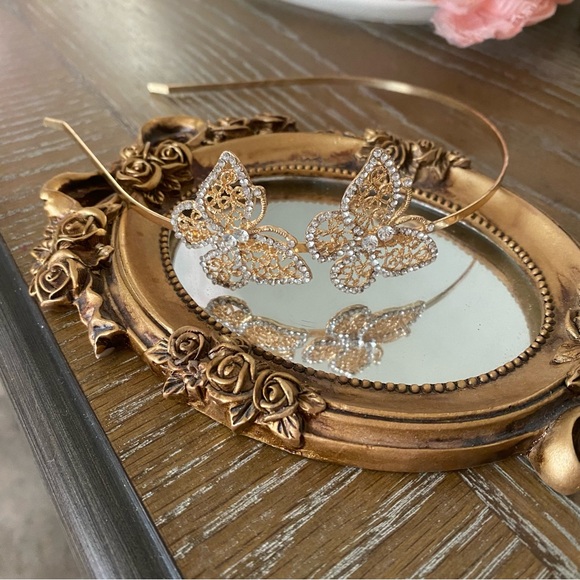 ⭐️3 for $15 or 5 for $25 Item - Gold Rhinestone Butterfly Headband - Picture 3 of 6